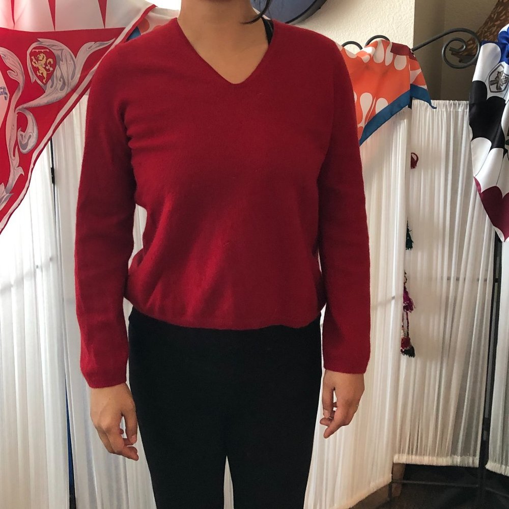 100% Cashmere sweater